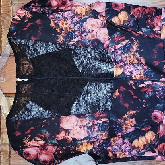 Women Dress - Picture 7 of 7